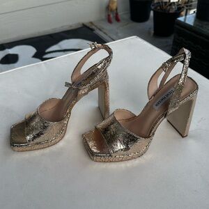 Steve Madden Metallic Rose Gold Cracked Platform Block Heels